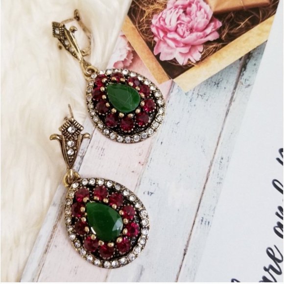 NEW Rhinestone Earrings - Picture 9 of 14